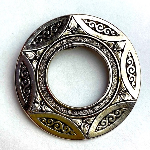 Vintage Lieba USA Round Star Scarf Clip Silver Tone Dress Clip Blouse Clip - Picture 2 of 8